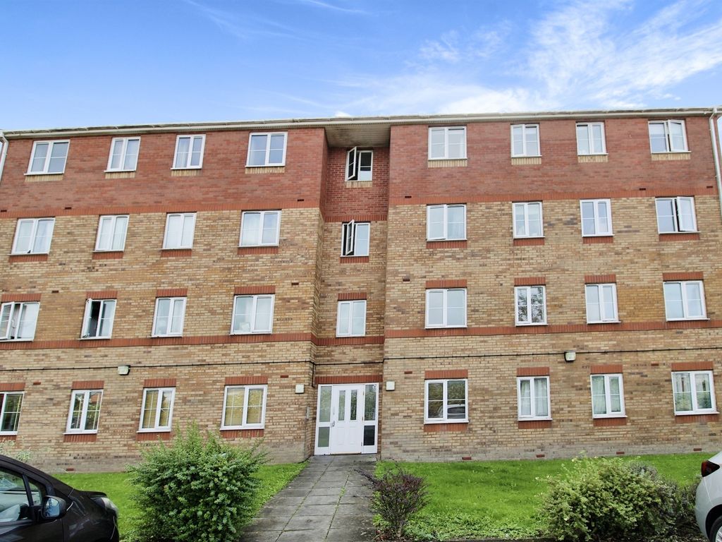2 bed flat for sale in Cwrt Boston, Cardiff CF24, £140,000