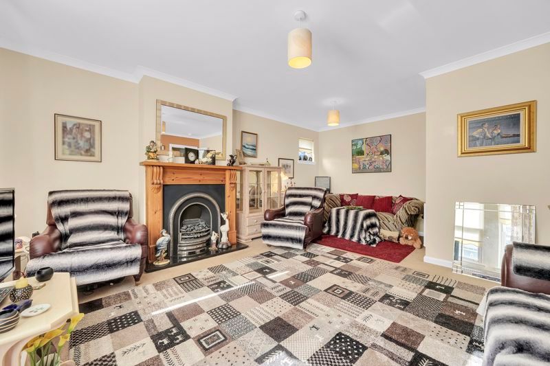 2 bed flat for sale in 3A Ailsa Street East, Girvan KA26, £85,000