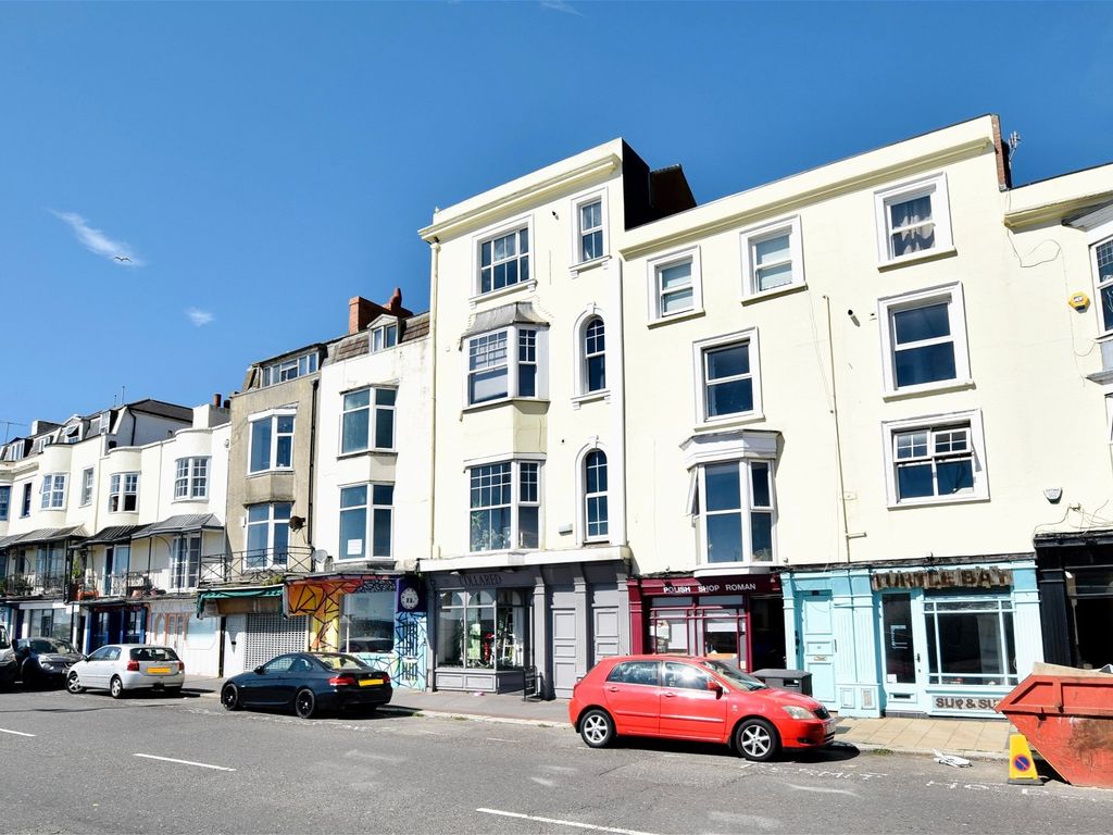 2 bed flat for sale in White Rock, Hastings TN34, £150,000