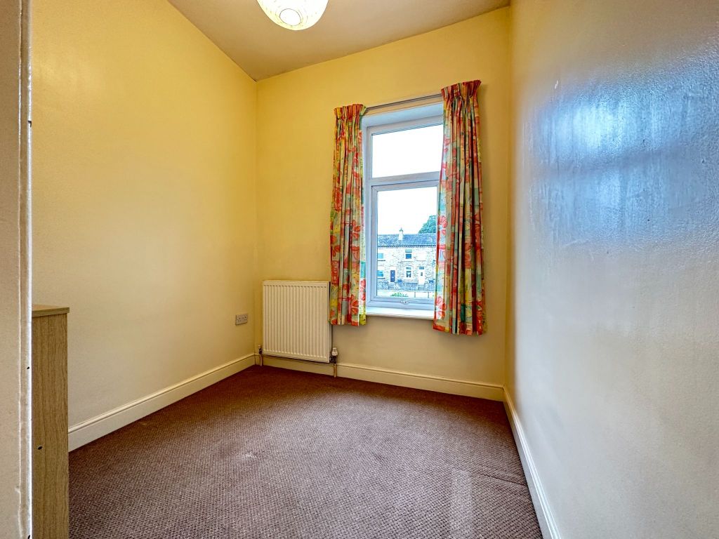 2 bed terraced house for sale in Bradford Road, Bailiff Bridge, Brighouse HD6, £135,000