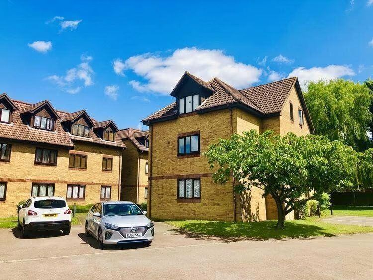 1 bed detached house for sale in Harrow Road, Wembley HA0, £230,000