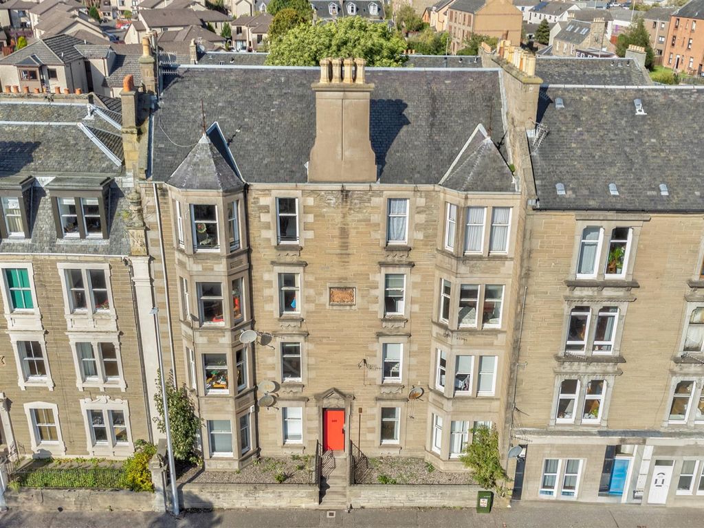 2 bed flat for sale in Hawkhill, Dundee DD2, £145,000