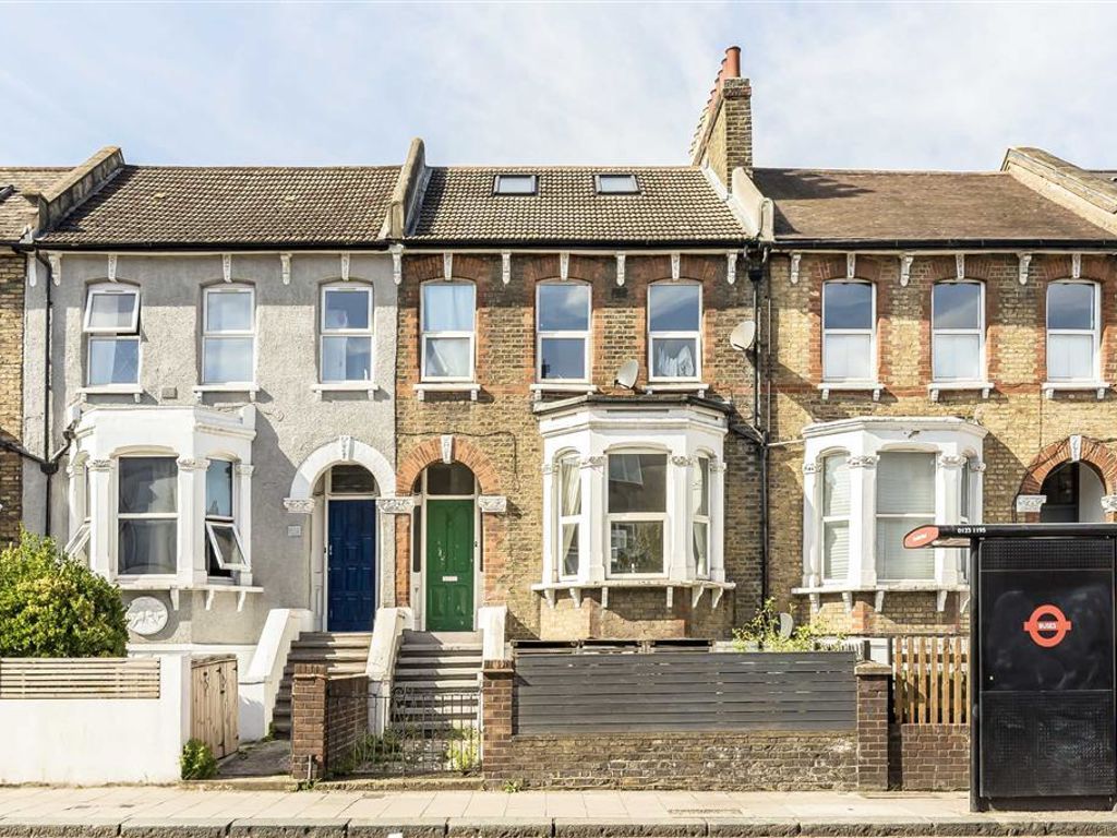 1 bed flat for sale in Brockley Road, London SE4, £325,000