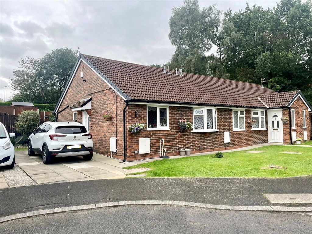 1 bed semi-detached bungalow for sale in Haggate Crescent, Royton, Oldham, Greater Manchester OL2, £130,000