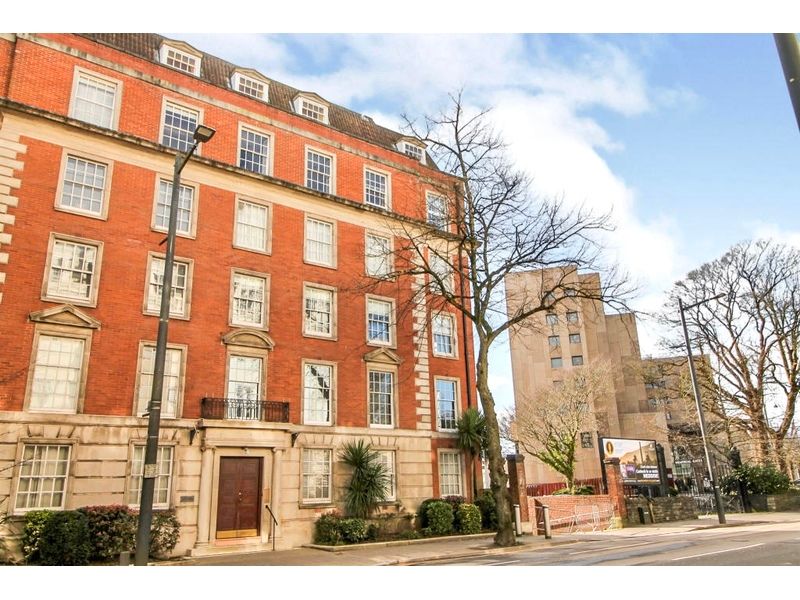 3 bed flat for sale in Raglan House, West Gate Street, Cardiff CF10, £210,000