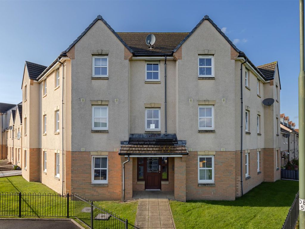 2 bed flat for sale in Russell Road, Bathgate EH48, £140,000
