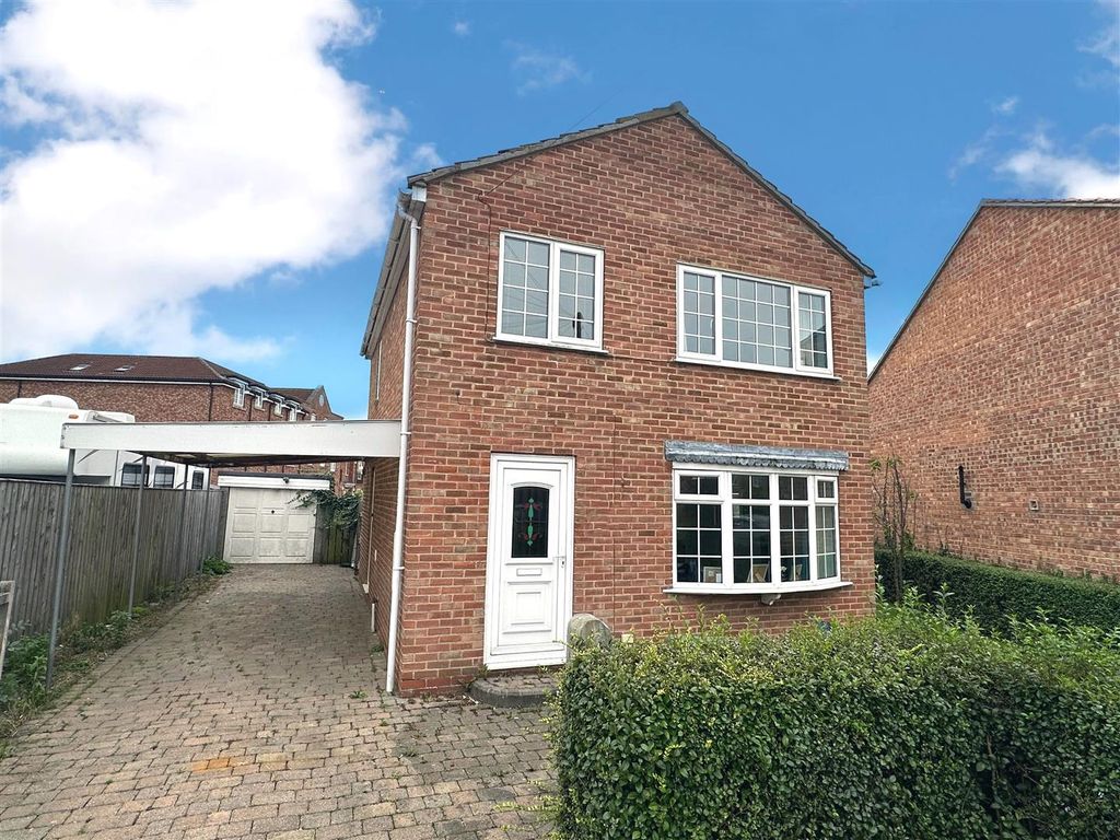 3 bed property for sale in Whenby Grove, Huntington, York YO31, £299,995
