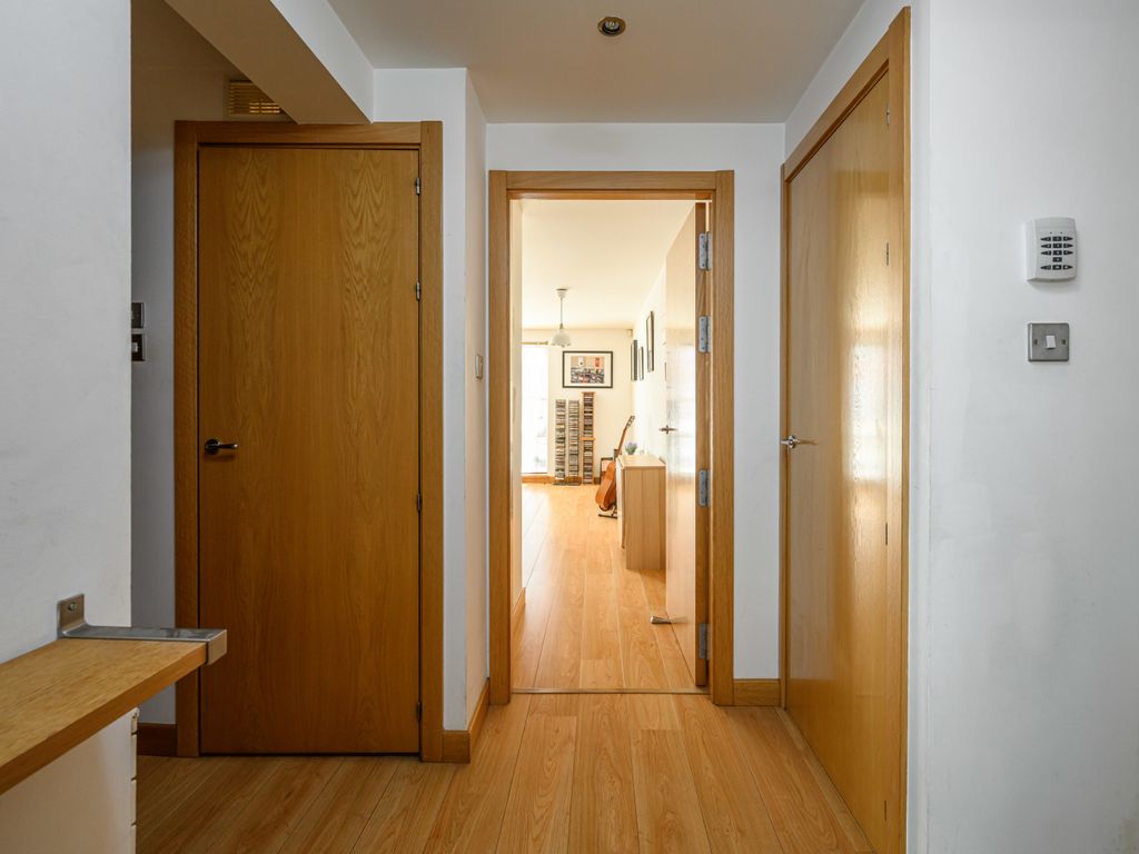1 bed flat for sale in 22/1 Coburg Street, Edinburgh EH6, £185,000