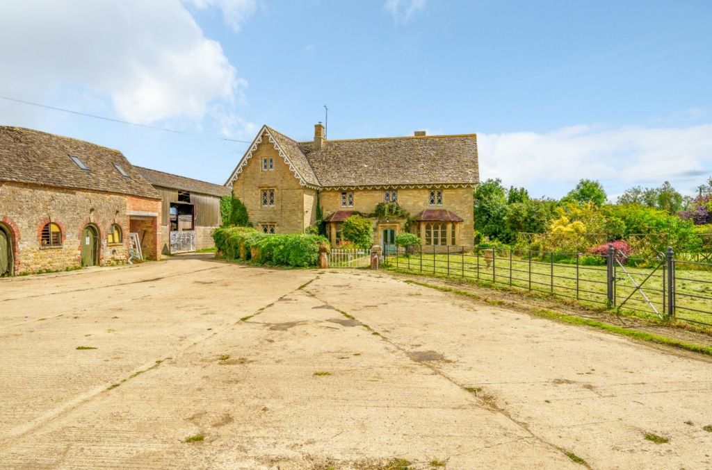 Farm for sale in Pidnell Farm, Radcot Road, Faringdon, Oxfordshire SN7, £4,700,000