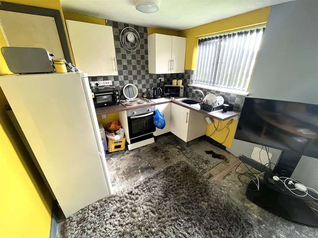 2 bed maisonette for sale in Fieldview Close, Exhall, Coventry CV7, £90,000