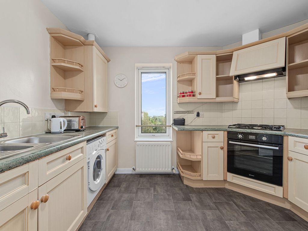 3 bed flat for sale in Greenpark, Edinburgh EH17, £215,000