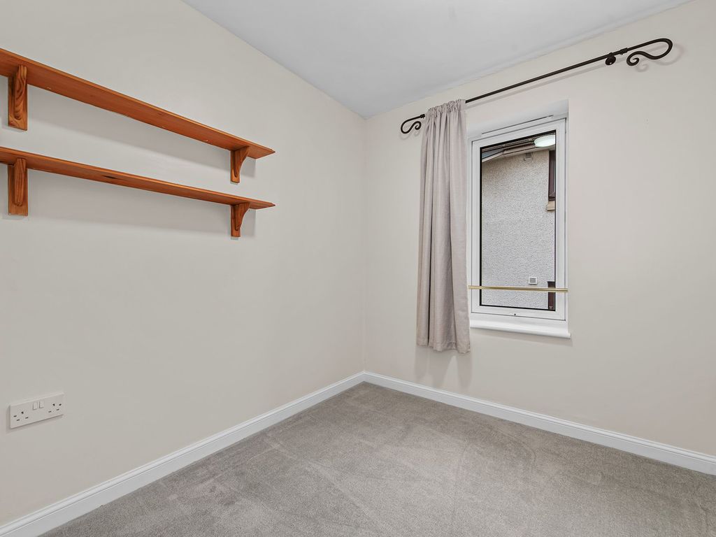 3 bed flat for sale in Greenpark, Edinburgh EH17, £215,000