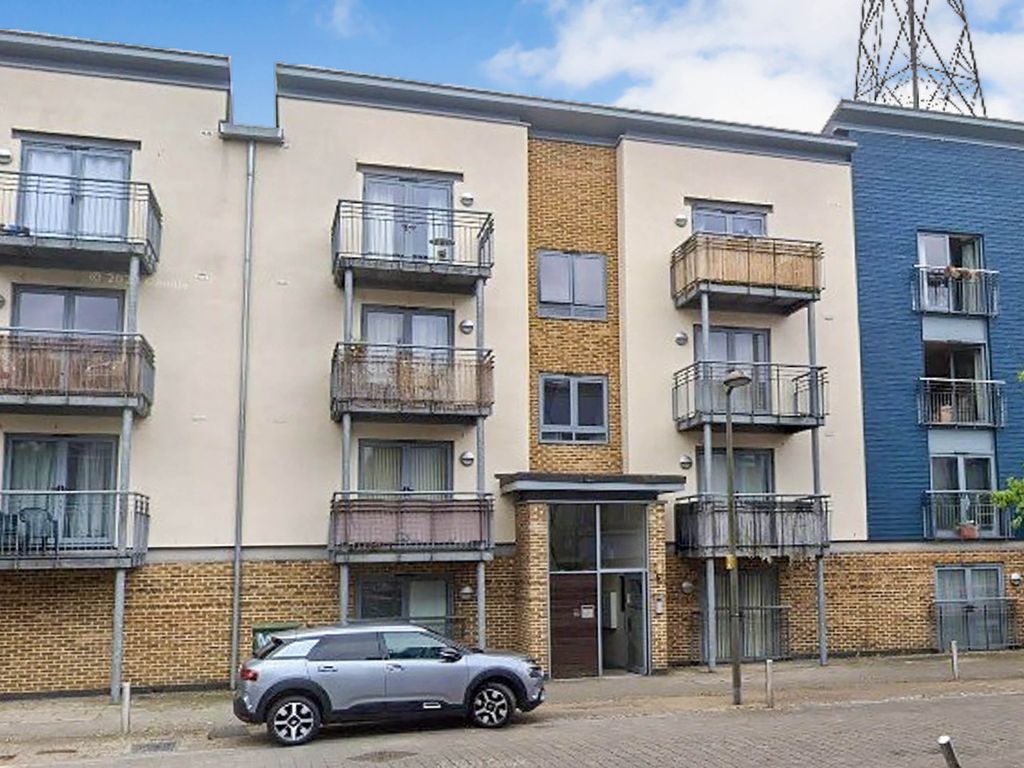 1 bed flat for sale in Quayside Drive, Colchester CO2, £130,000