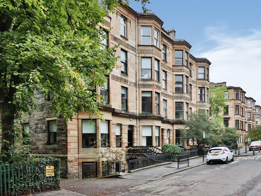 2 bed flat for sale in Clouston Street, Glasgow G20, £285,000