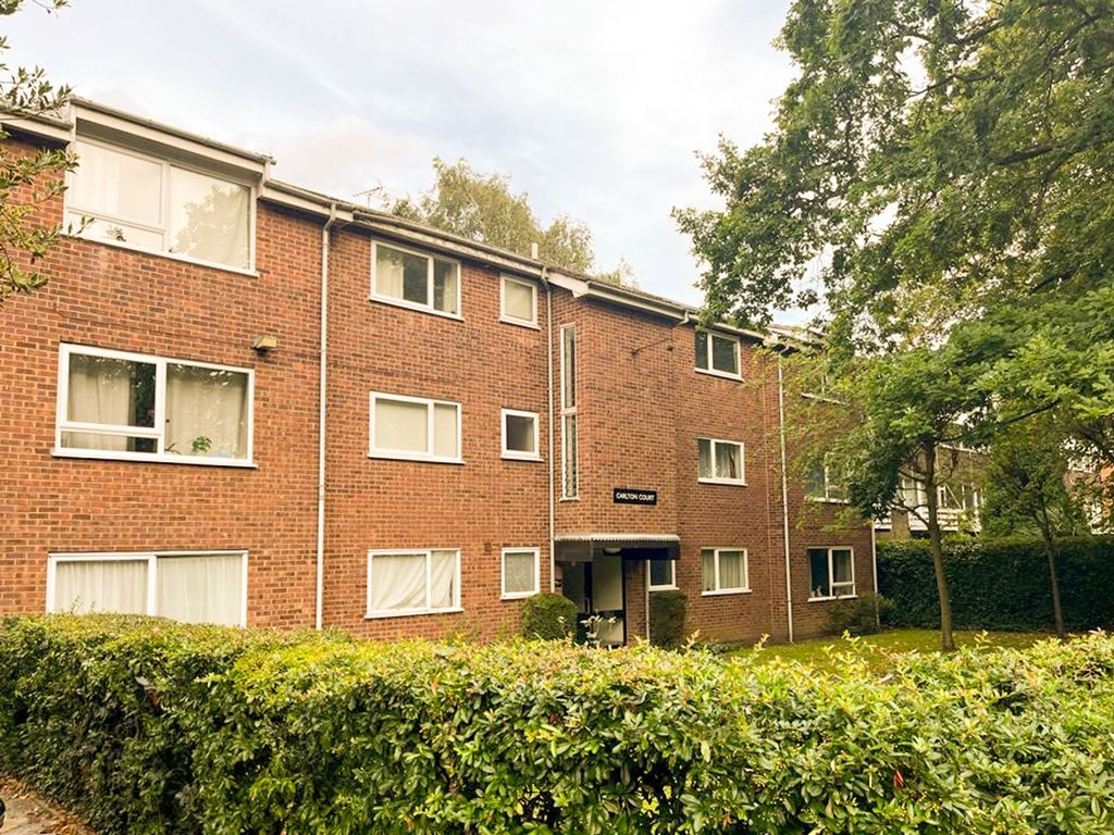 2 bed flat for sale in London Road, Leicester LE2, £150,000