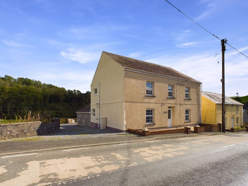 3 bed detached house for sale in Cynwyl Elfed, Carmarthen SA33, £285,000