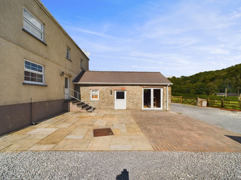 3 bed detached house for sale in Cynwyl Elfed, Carmarthen SA33, £285,000