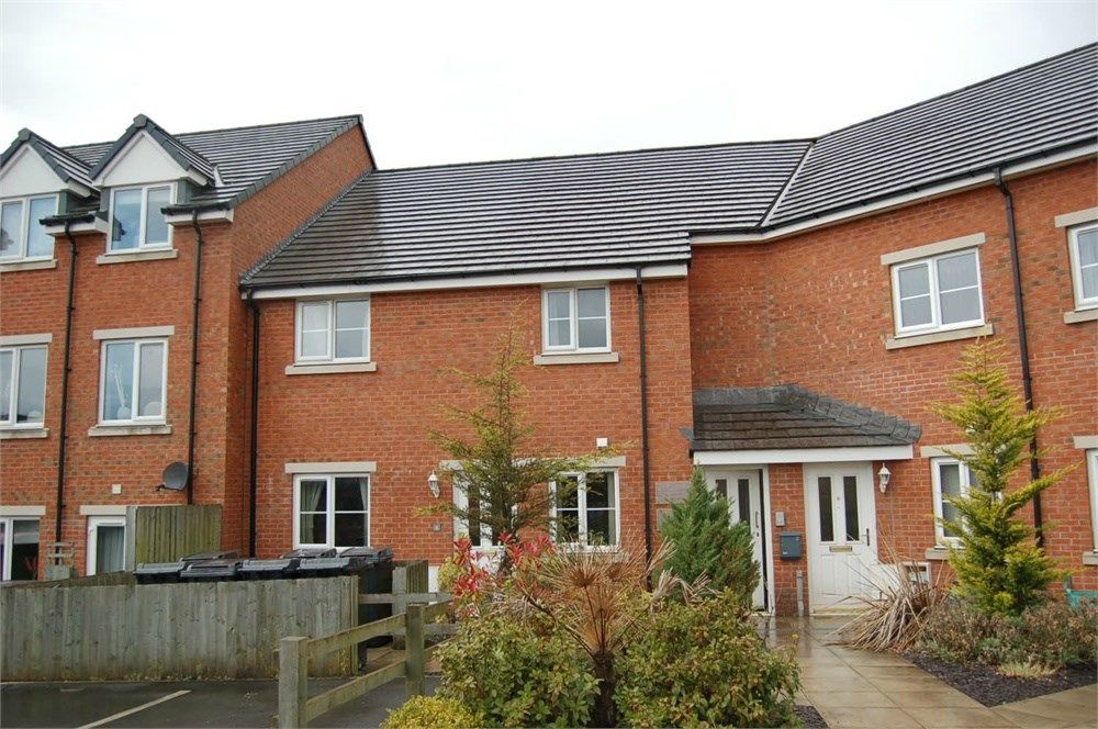 2 bed flat for sale in Yew Tree Court, Carlisle CA2, £99,995