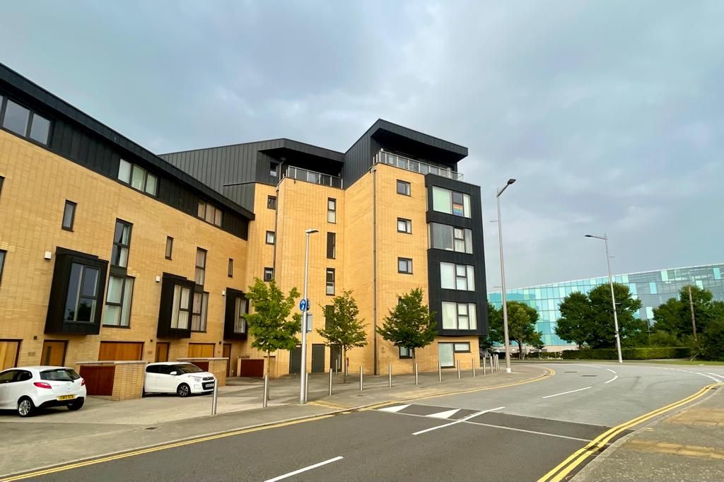 2 bed flat for sale in Empire Way, Cardiff, South Glamorgan CF11, £220,000