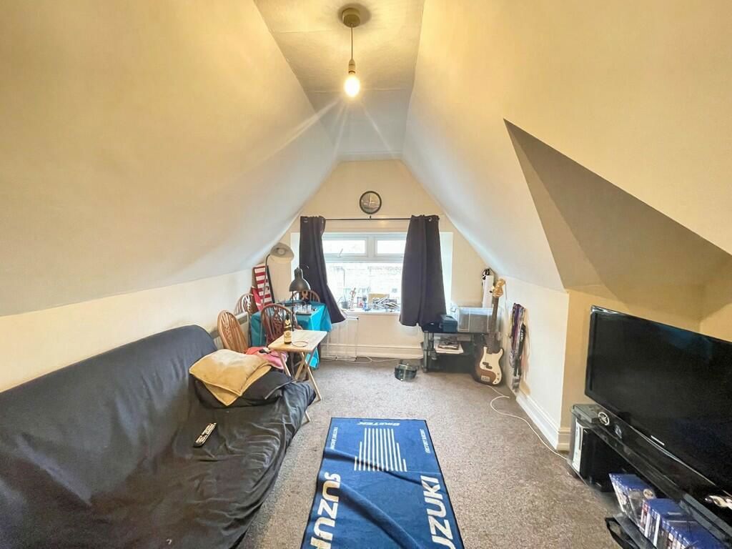 1 bed flat for sale in Granville Road, Littlehampton BN17, £70,000