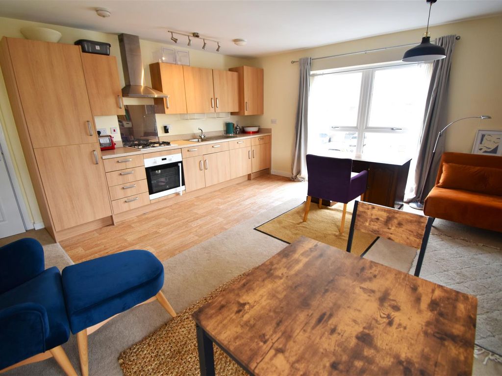 1 bed flat for sale in Mizzen Court, Portishead, Bristol BS20, £189,950