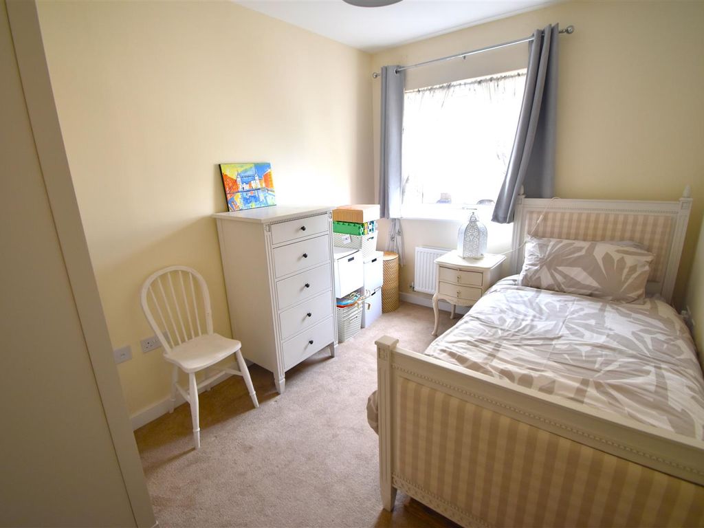 1 bed flat for sale in Mizzen Court, Portishead, Bristol BS20, £189,950