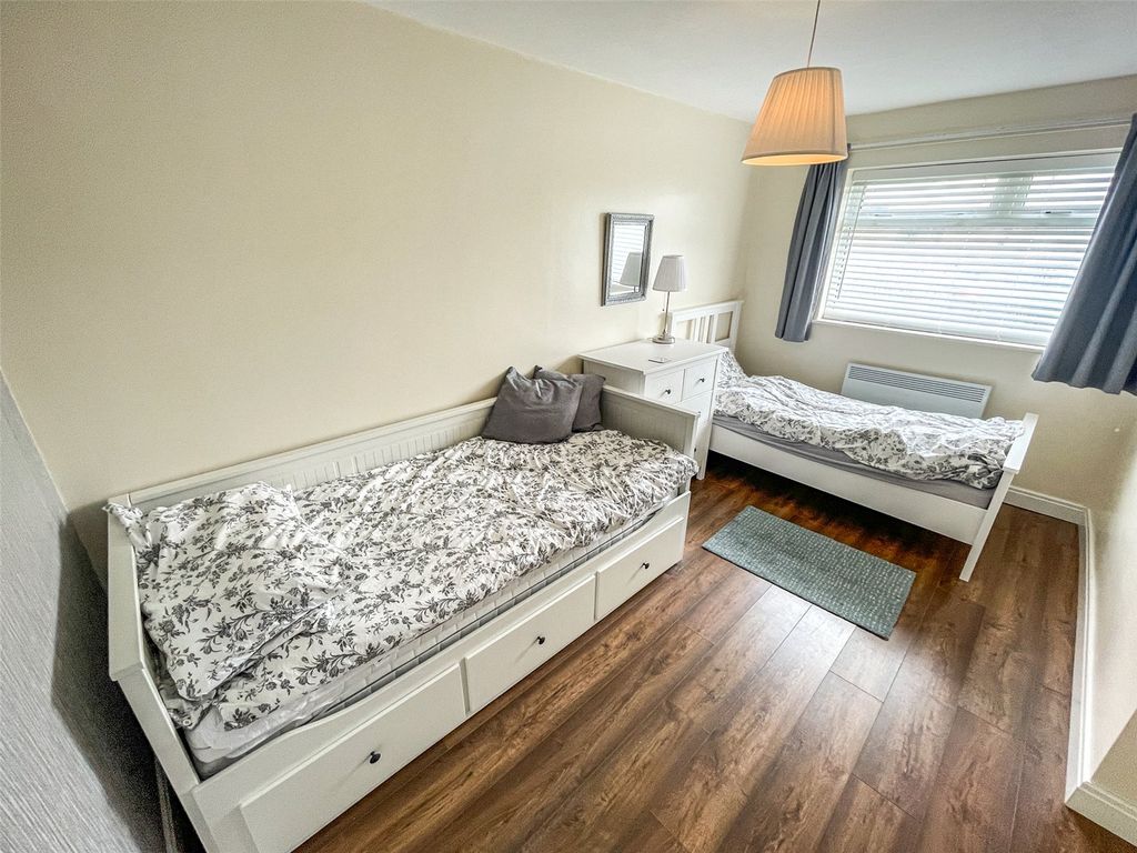 2 bed bungalow for sale in Bishton Walk, Tywyn, Gwynedd LL36, £225,000