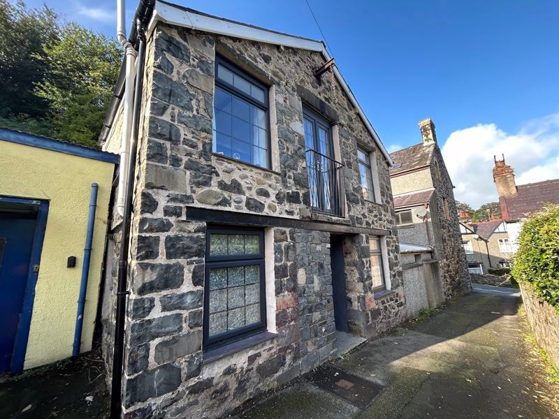 2 bed cottage for sale in Pool Street, Llanfairfechan LL33, £160,000