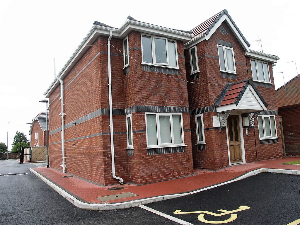 2 bed flat for sale in Maberley View, Wavertree, Liverpool L15, £99,500