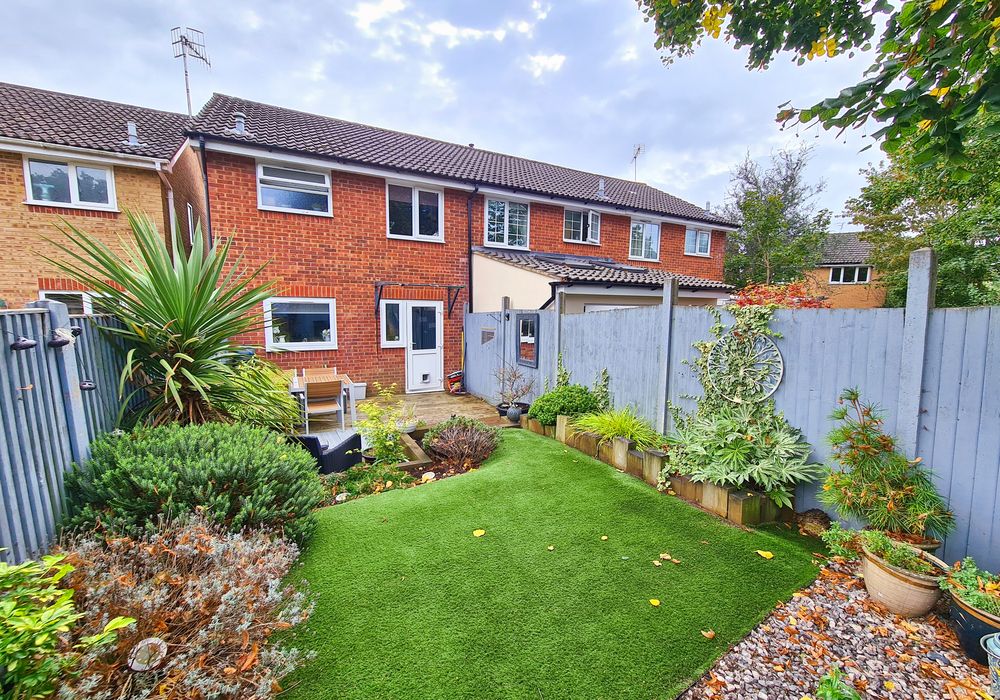 2 bed end terrace house for sale in Durley Crescent, Southampton SO40, £280,000