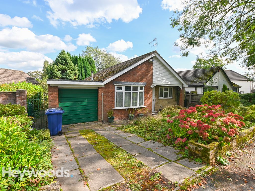 2 bed detached bungalow for sale in The Avenue, Basford, Newcastle ST5, £227,500