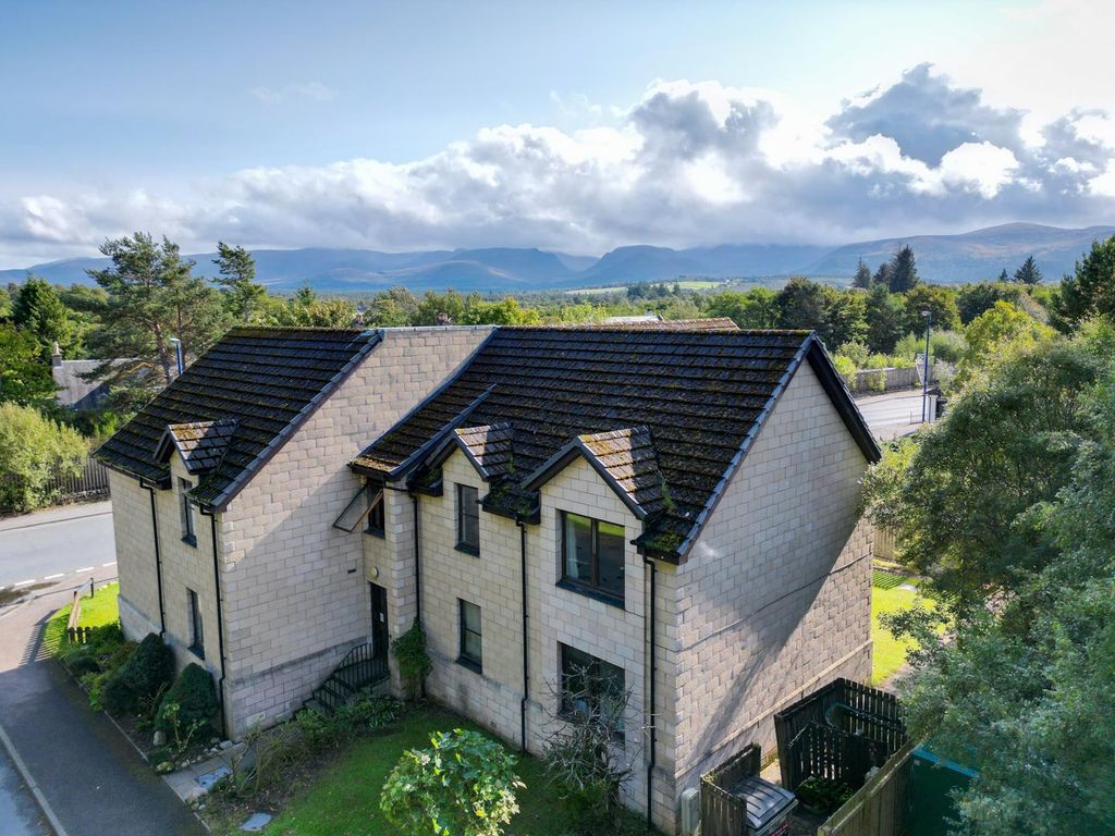 2 bed flat for sale in Grampian Court, Aviemore PH22, £125,000