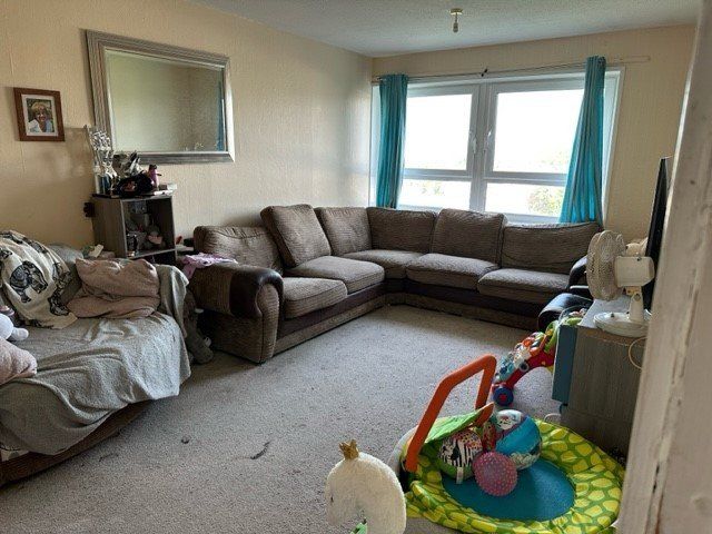 2 bed flat for sale in Cheriton Close, Plymouth PL5, £70,000