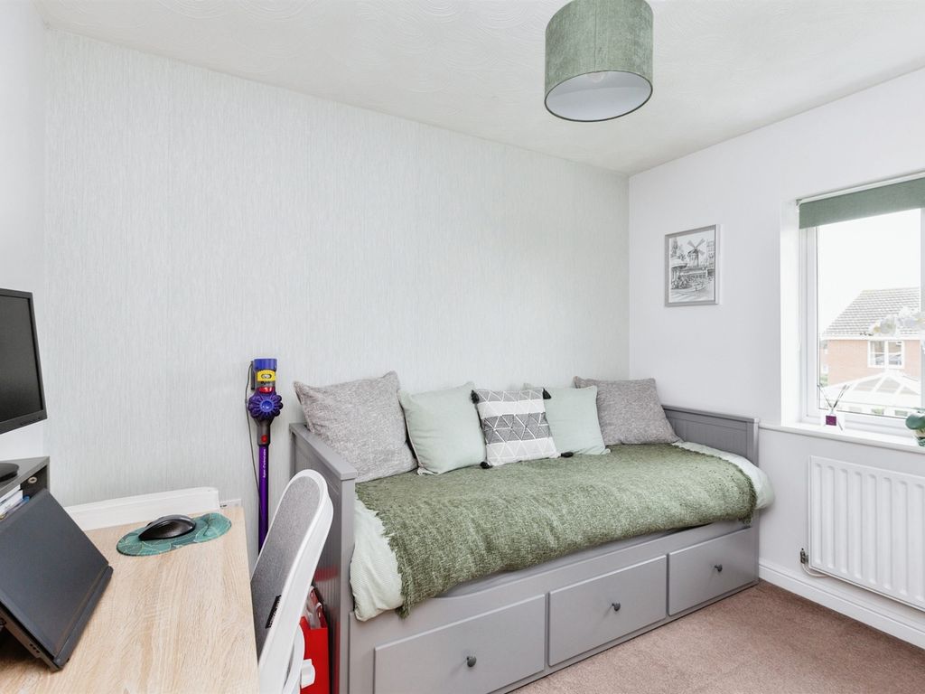 2 bed end terrace house for sale in Winwood Close, Deanshanger, Milton Keynes MK19, £270,000