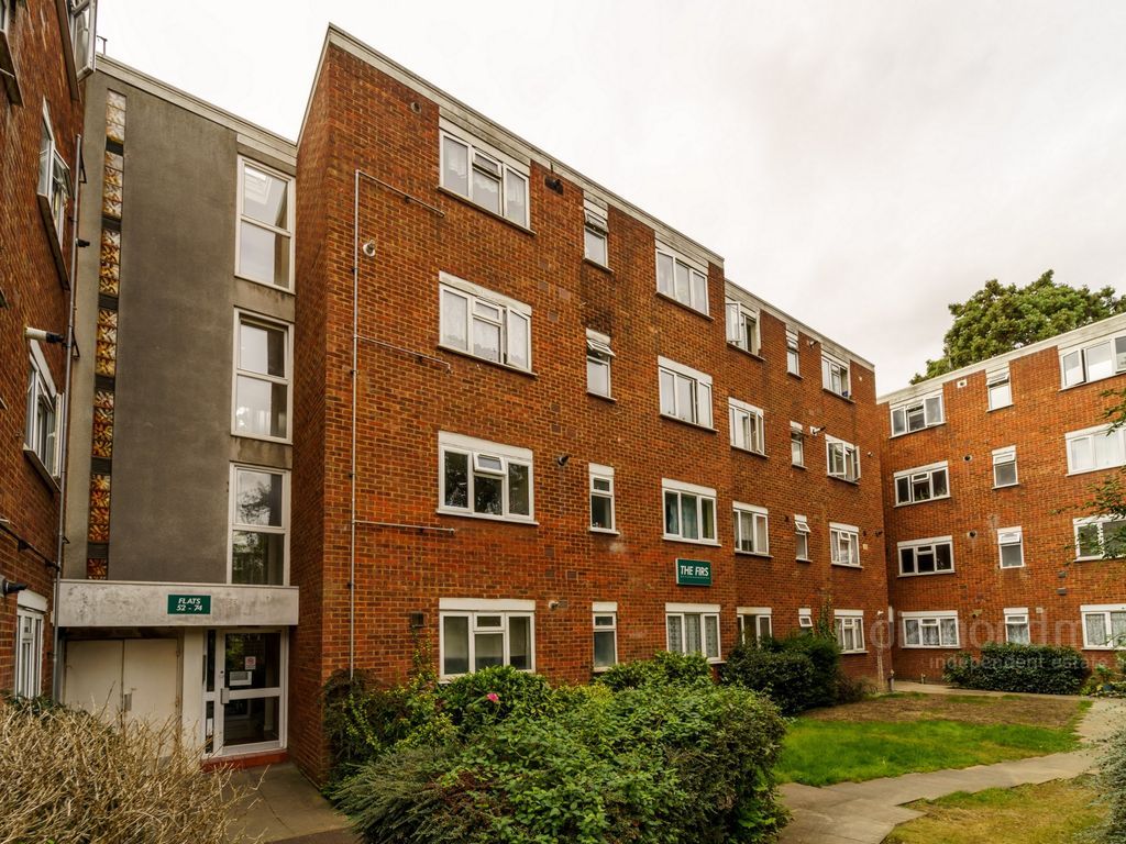 2 bed flat for sale in Alexandra Road, Hounslow TW3, £319,995