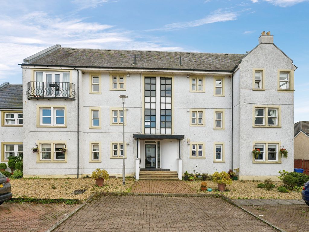 2 bed flat for sale in Lade Court, Lochwinnoch PA12, £145,000