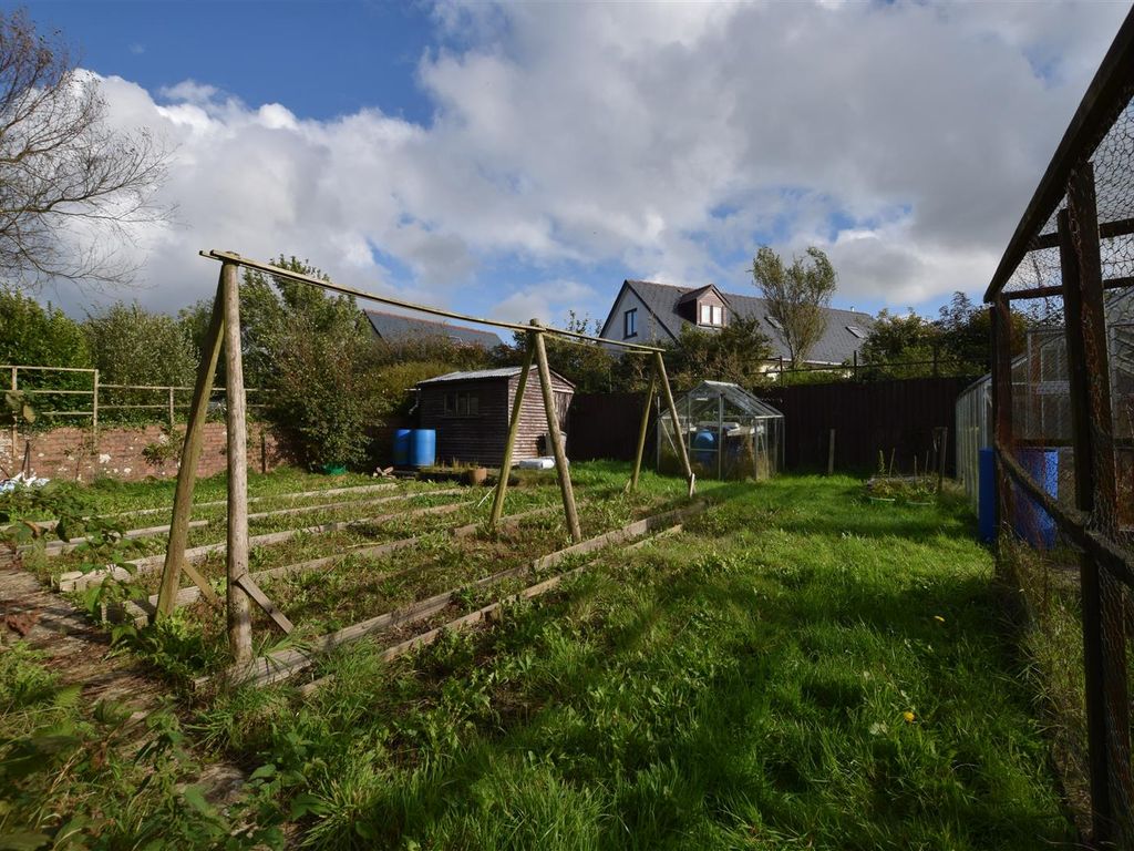 3 bed detached bungalow for sale in Brynhoffnant, Llandysul SA44, £205,000
