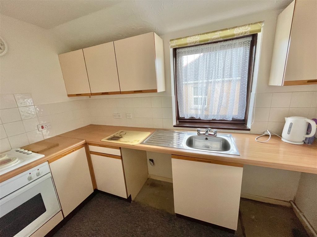 1 bed flat for sale in Stirling Road, St Budeaux, Plymouth PL5, £65,000