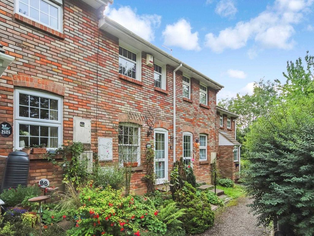 1 bed terraced house for sale in Hunters Close, Tring HP23, £279,000