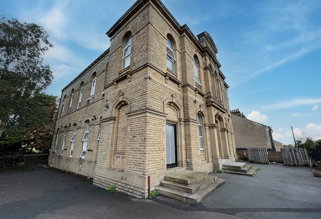 1 bed flat for sale in Room, The Old Baptist Church, A Cross Lane, Huddersfield HD4, £10,000