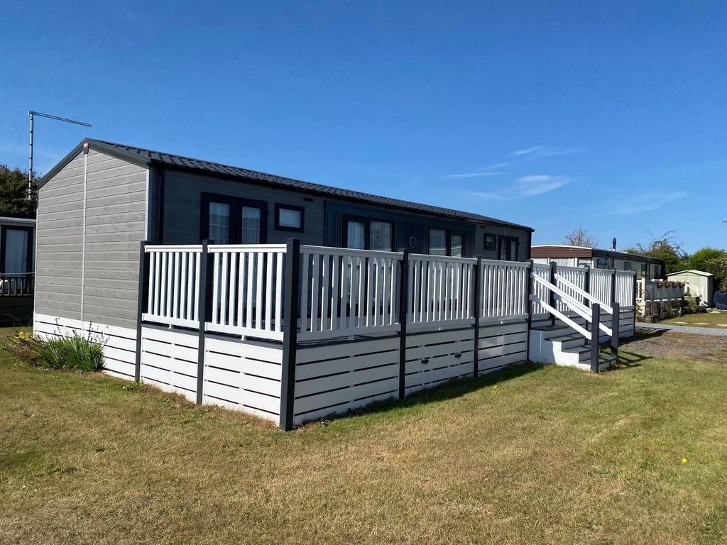 2 bed lodge for sale in Rice And Cole Ltd Sea End Boathouse, Essex CM0, £95,000