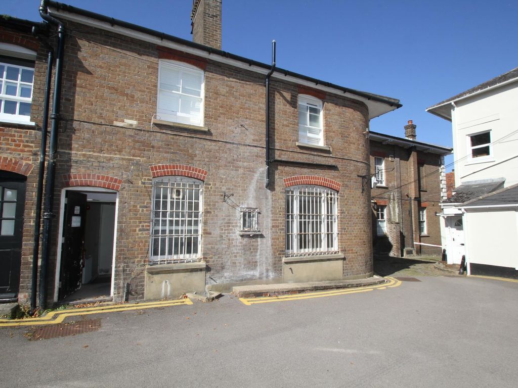 Retail premises for sale in High Street, Tring HP23, £650,000