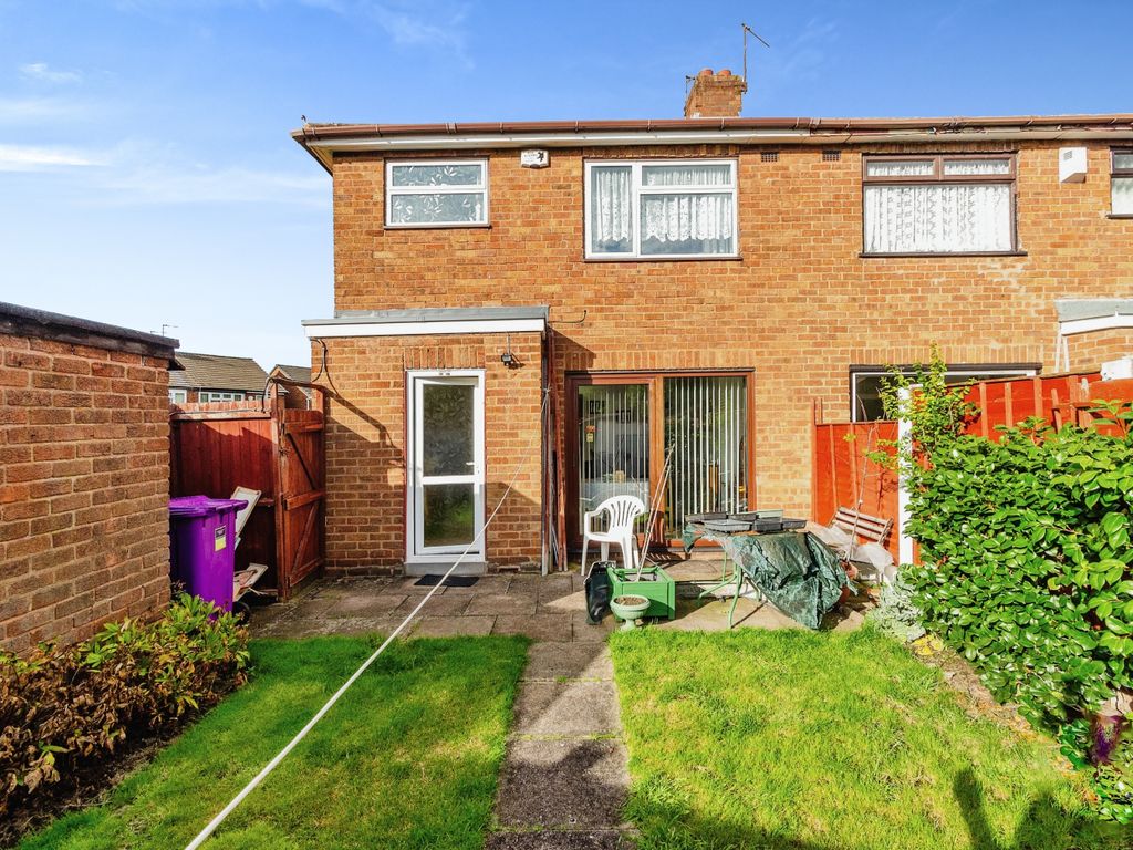3 bed semi-detached house for sale in Middle Avenue, Willenhall WV13, £200,000