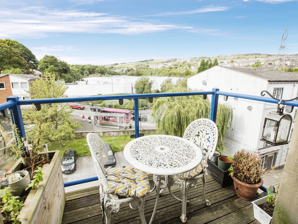2 bed flat for sale in Mill West, West Street, Sowerby Bridge, West Yorkshire HX6, £100,000