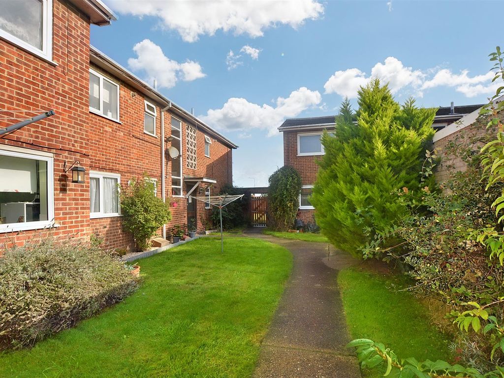 1 bed flat for sale in Cecil Gowing Court, Sprowston, Norwich NR7, £130,000