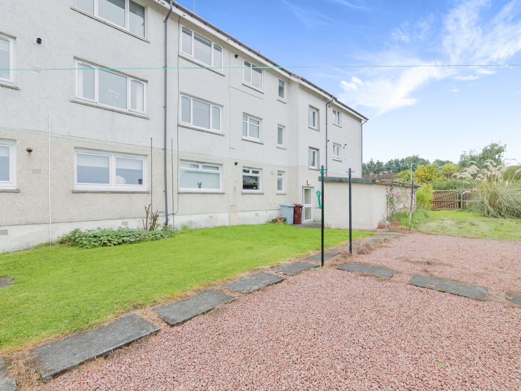 2 bed flat for sale in Aikman Place, Glasgow G74, £85,000