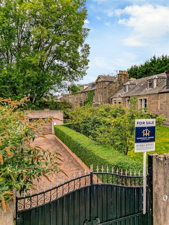 5 bed semi-detached house for sale in William Street, Dundee DD1, £265,000