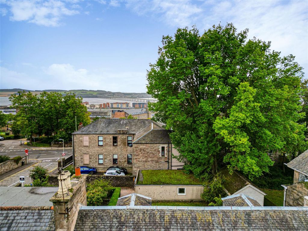 5 bed semi-detached house for sale in William Street, Dundee DD1, £265,000