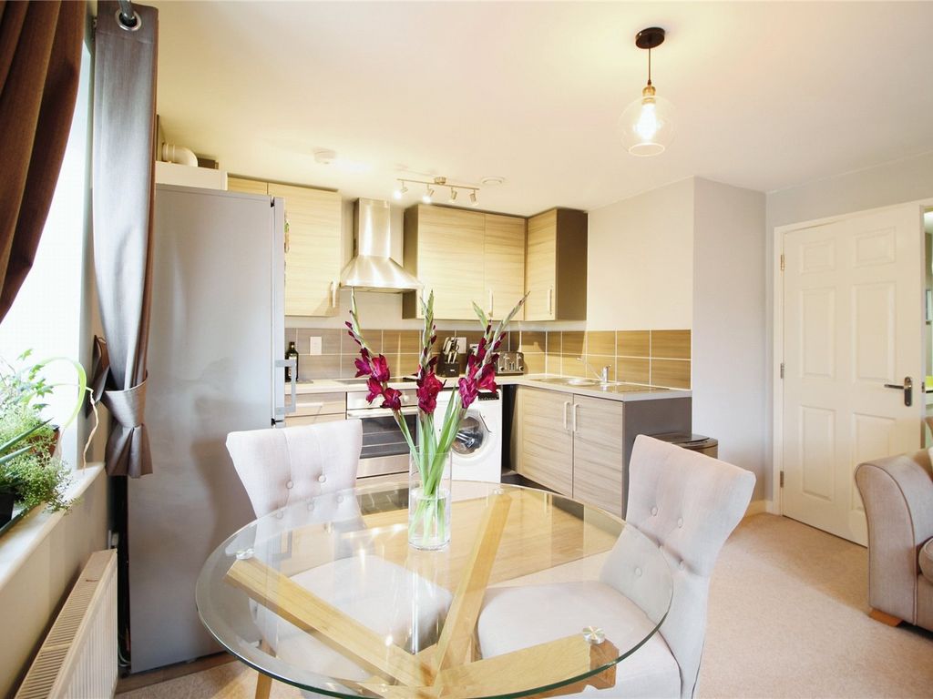 2 bed flat for sale in Fry Close, Cirencester GL7, £190,000
