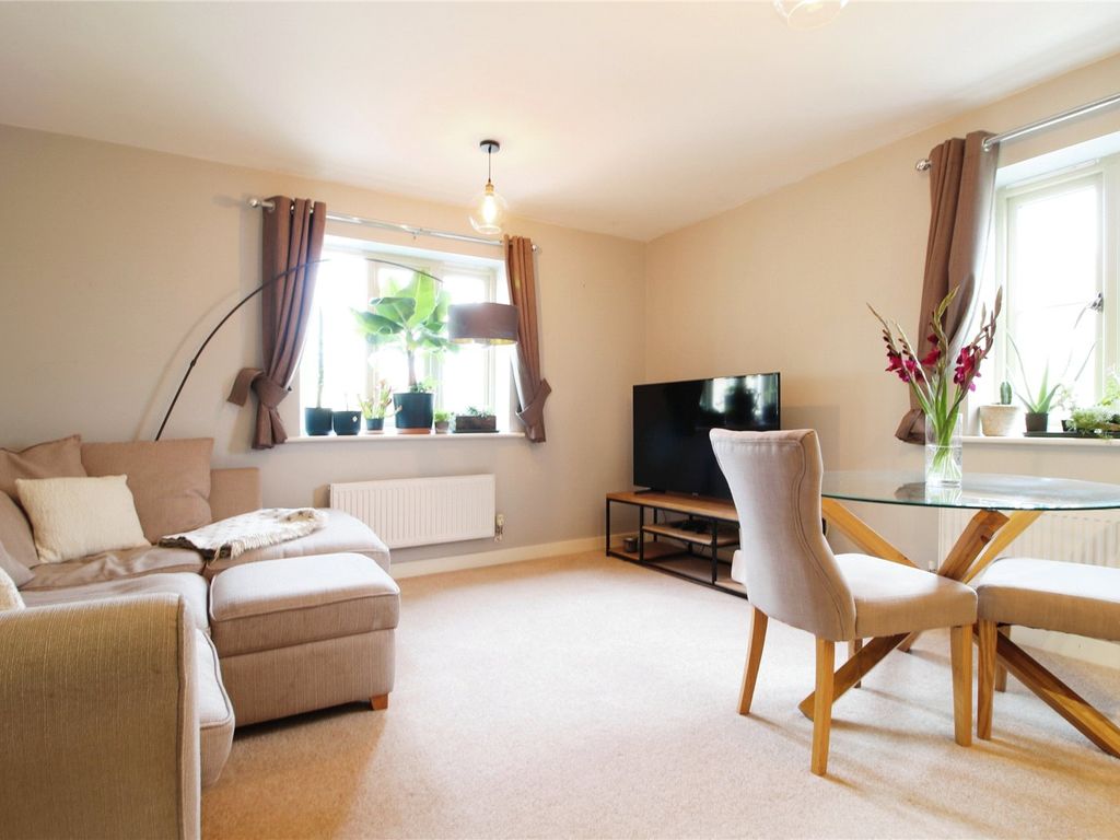 2 bed flat for sale in Fry Close, Cirencester GL7, £190,000